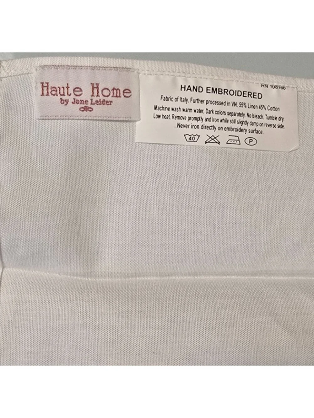 Haute Home Jane Leider Fingertip Guest Towel White Pink Hand Embroidery NEW